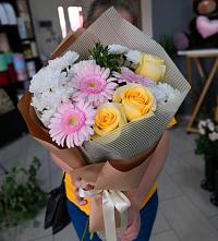 Букет цветов из:  Герберы, Розы и Хризантемы в Собинке