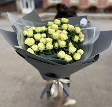 Букет Белые кустовые розы Солинеро в Собинке