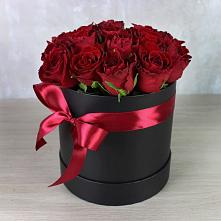 Цветочная композиция из Розы в шляпной коробке в Собинке