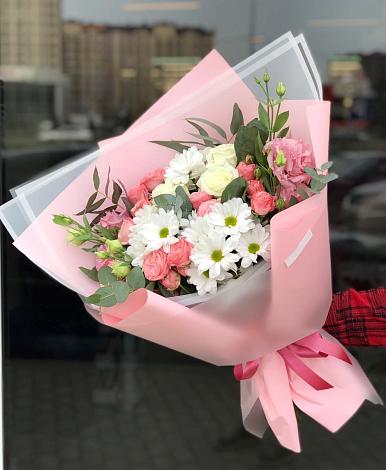 Букет цветов из: Розы, Лизиантусы и Хризантемы в Собинке